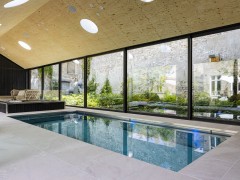 Van Eeckhoudt Pools   Binnenzwembad met innovatieve functies en maatwerk wellness