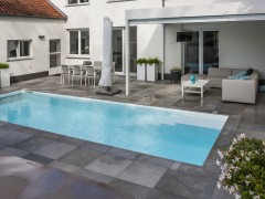 Nijs nv Blauwe vlek  binnen witte muren 
